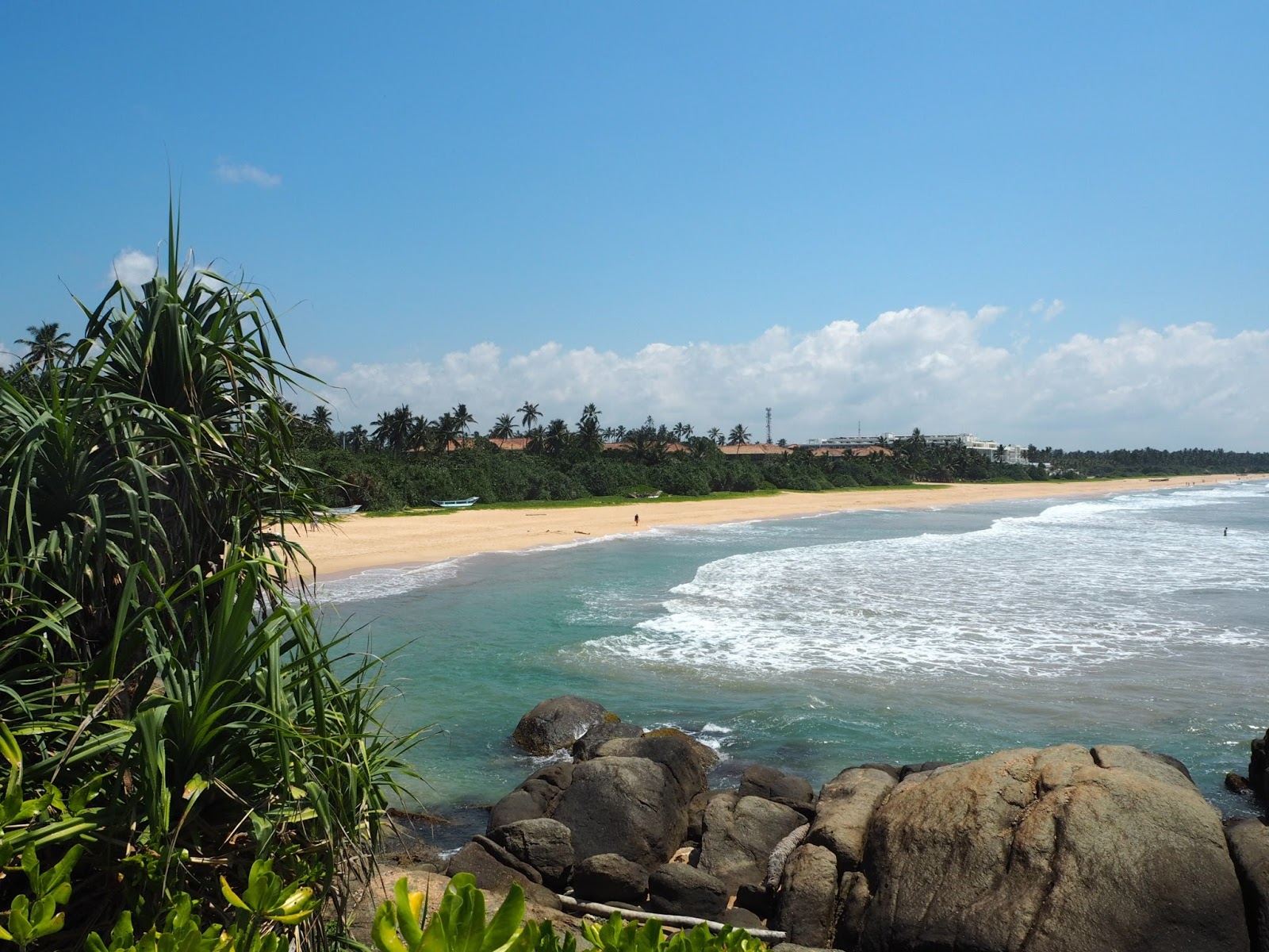 Foto van Ahungalla Beach met turquoise water oppervlakte