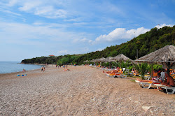 Photo de Sunrise village beach avec plusieurs baies spacieuses