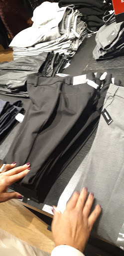 Clothing Store «Express», reviews and photos, 90-15 Queens Blvd, Queens, NY 11373, USA