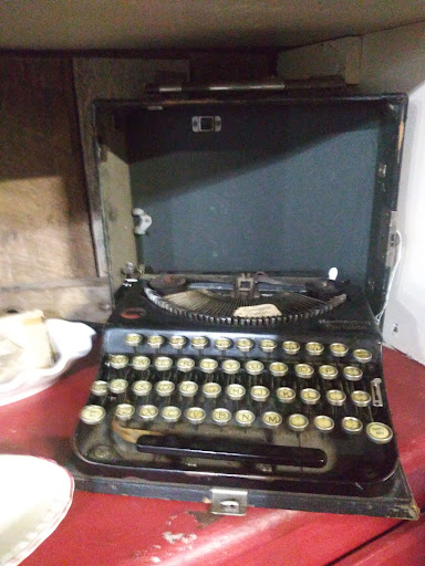 Restaurant «Old Delina Country Store», reviews and photos, 4397 John Barnes Rd, Cornersville, TN 37047, USA