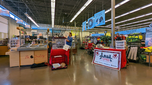 Pet Supply Store «Petco Animal Supplies», reviews and photos, 12444 NW 10th St #301, Yukon, OK 73099, USA