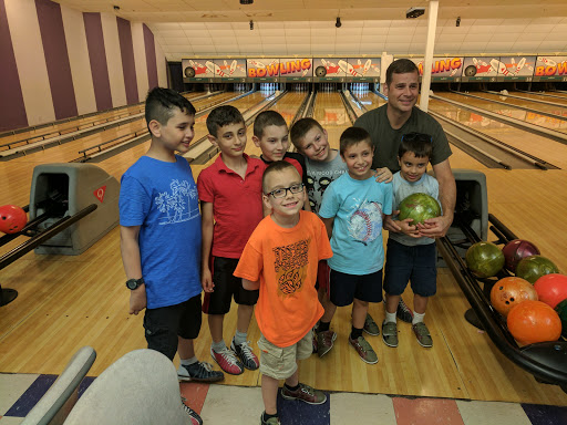 Bowling Alley «T-Bowl Lanes Inc», reviews and photos, 300 Preakness Shopping Center, Wayne, NJ 07470, USA