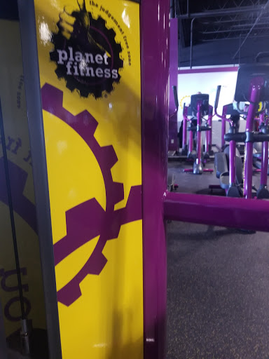 Gym «Planet Fitness», reviews and photos, 635 Broadway, Bangor, ME 04401, USA