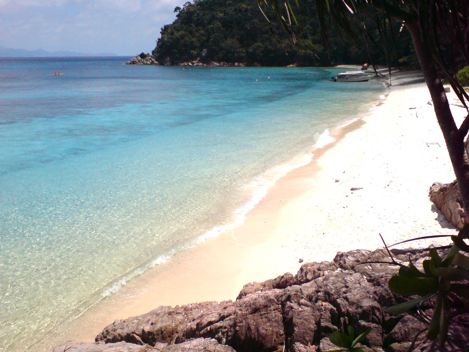 Foto van Pulau Bidung met helder zand oppervlakte