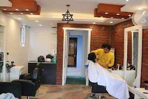 SARWARI Hair Studio image