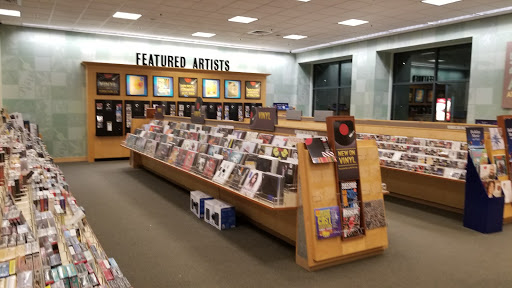 Shopping Mall «The Promenade Bolingbrook», reviews and photos, 631 E Boughton Rd, Bolingbrook, IL 60440, USA