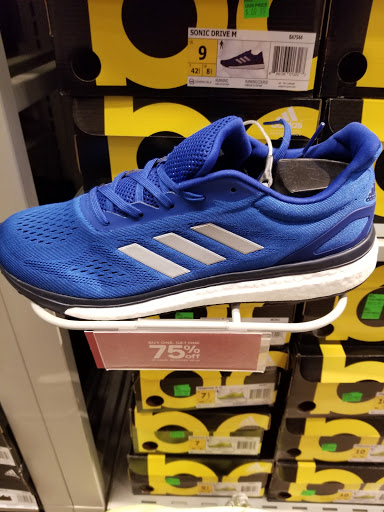 Clothing Store «Nike Factory Store», reviews and photos, 1155 Buck Creek Rd, Simpsonville, KY 40067, USA