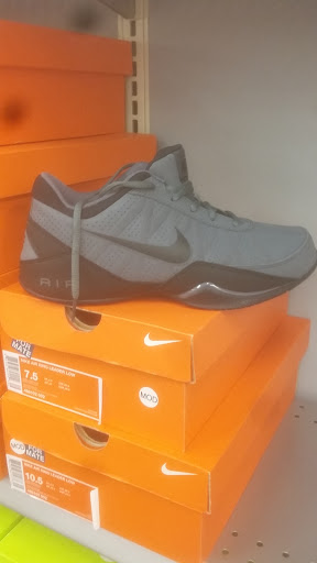 Shoe Store «Shoe Carnival», reviews and photos, 2153 N Harris Blvd, Layton, UT 84041, USA