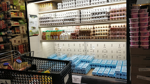 Grocery Store «Chestnut Grocery», reviews and photos, 700 Myrtle Ave, Brooklyn, NY 11205, USA