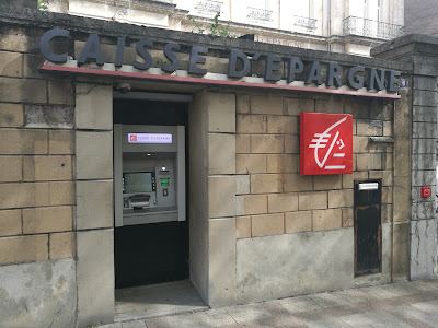 Distributeur Caisse D'épargne à Privas
