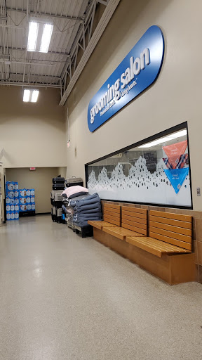 Pet Supply Store «PetSmart», reviews and photos, 5 Main St, East Hartford, CT 06118, USA