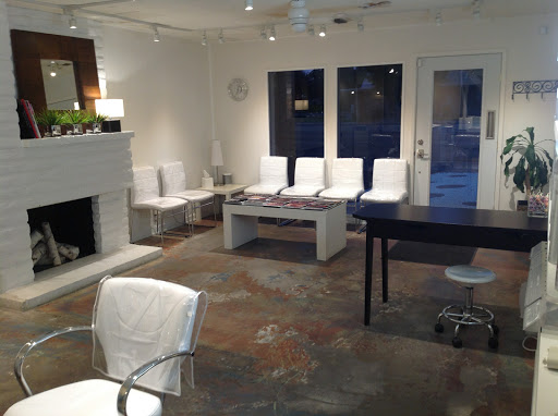 Hair Salon «La Vogue Beauty Shoppe», reviews and photos, 832 E Olive Ave, Fresno, CA 93728, USA