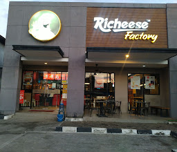 Richeese Factory Pahlawan Revolusi photo