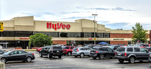 Hy-Vee Grocery Store