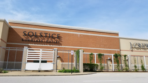 Shopping Mall «Taubman Prestige Outlets», reviews and photos, 17057 N Outer 40 Rd, Chesterfield, MO 63005, USA