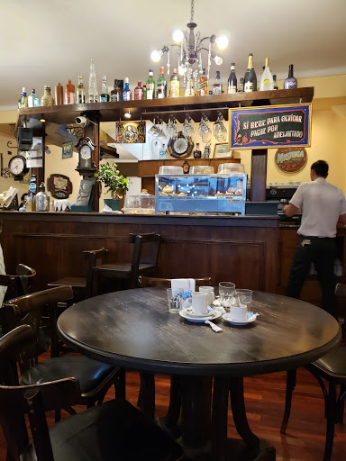 León Café Bar