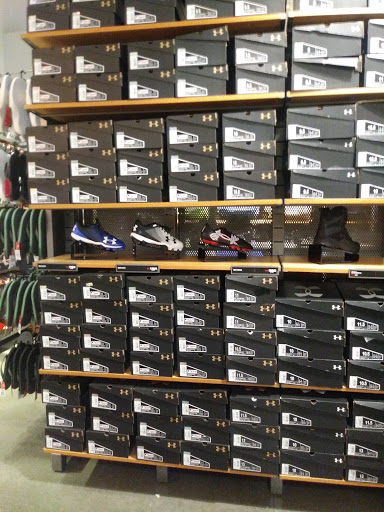 Clothing Store «Under Armour Factory House», reviews and photos, 100 Citadel Drive, Commerce, CA 90040, USA