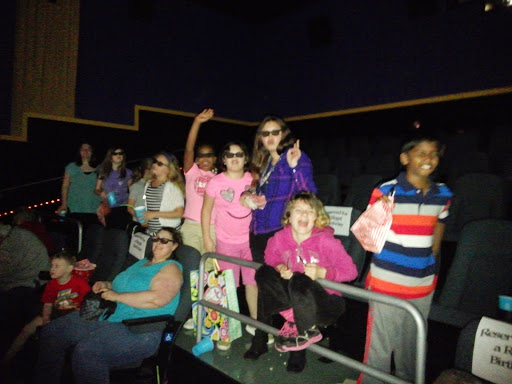 Movie Theater «Regal Cinemas Hamilton Commons 14», reviews and photos, 4215 E Black Horse Pike, Mays Landing, NJ 08330, USA