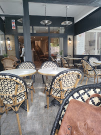 Atmosphère du Restaurant Le Petit Café à Carpentras - n°6
