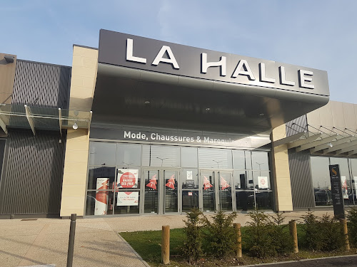 Magasin de vêtements La Halle Sens Champbertrand Sens