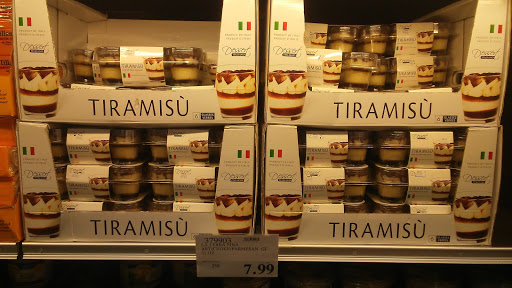 Shopping Mall «Argyle Square Shopping Center», reviews and photos, 8315 SW Jack Burns Blvd, Wilsonville, OR 97070, USA