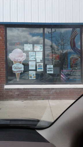 Grocery Store «Hurleys Grocery», reviews and photos, 110 W Washington St, Waldron, IN 46182, USA