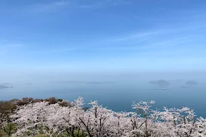 Mt. Shiude Observation Deck 紫雲出山山頂展望台 image