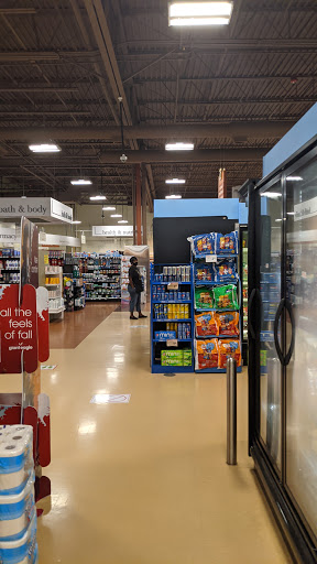 Supermarket «Giant Eagle Supermarket», reviews and photos, 420 E Waterfront Dr, Homestead, PA 15120, USA