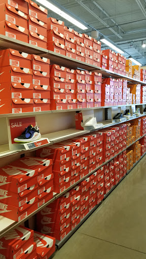 Clothing Store «Nike Factory Store», reviews and photos, 7105 Mills Civic Pkwy #140, West Des Moines, IA 50266, USA
