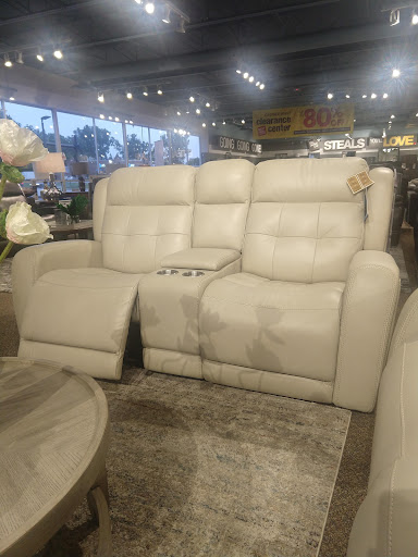 Furniture Store «Gardner-White Furniture», reviews and photos, 7680 Telegraph Rd, Taylor, MI 48180, USA