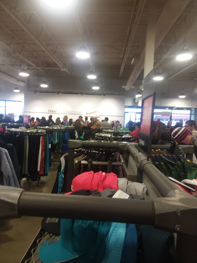 Shopping Mall «Johnson Creek Premium Outlets», reviews and photos, 575 Linmar Ln, Johnson Creek, WI 53038, USA