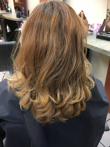 Hair Salon «Famous Hair», reviews and photos, 4451 Towne Lake Pkwy #300, Woodstock, GA 30189, USA