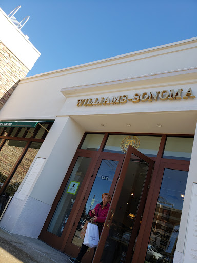 Kitchen Supply Store «Williams-Sonoma», reviews and photos, 352 Adams Rd, Rochester Hills, MI 48309, USA