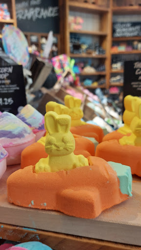 Cosmetics Store «Lush Cosmetics», reviews and photos, 249 Newport Center Dr, Newport Beach, CA 92660, USA