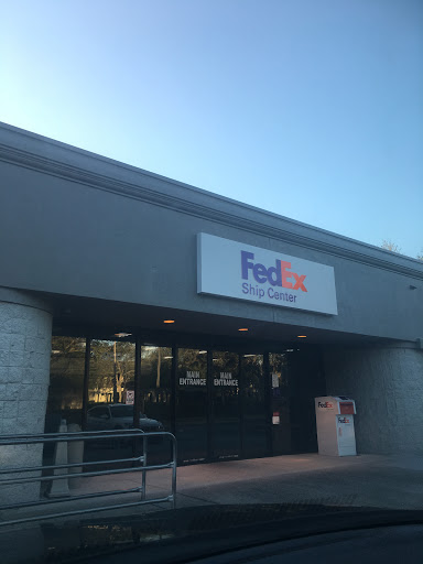 Shipping and Mailing Service «FedEx Ship Center», reviews and photos, 950 Bennett Rd, Orlando, FL 32803, USA