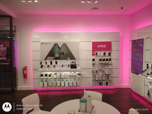 Cell Phone Store «T-Mobile», reviews and photos, 1424 N Expy, Griffin, GA 30223, USA