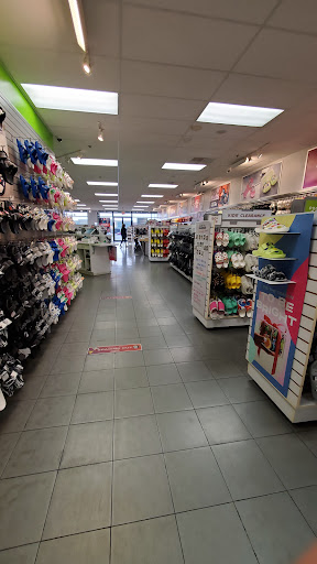 Shopping Mall «Johnson Creek Premium Outlets», reviews and photos, 575 Linmar Ln, Johnson Creek, WI 53038, USA