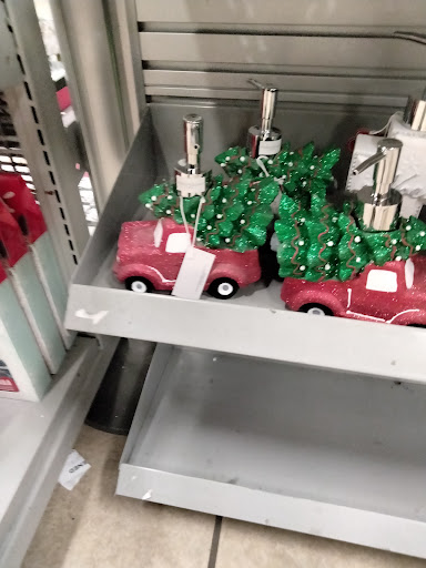 Shopping Mall «Charter Oak Mall», reviews and photos, 940 Silver Ln, East Hartford, CT 06118, USA