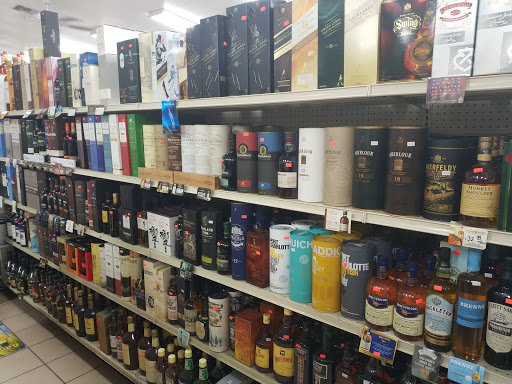Liquor Store «Norman’s Liquors and Fine Wines», reviews and photos, 5235 Gulf Blvd, St Pete Beach, FL 33706, USA