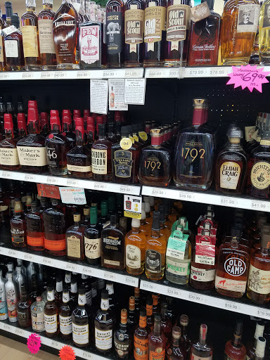 Liquor Store «Fairgrounds Discount Beverages (Liquors)», reviews and photos, 2157 York Rd, Timonium, MD 21093, USA
