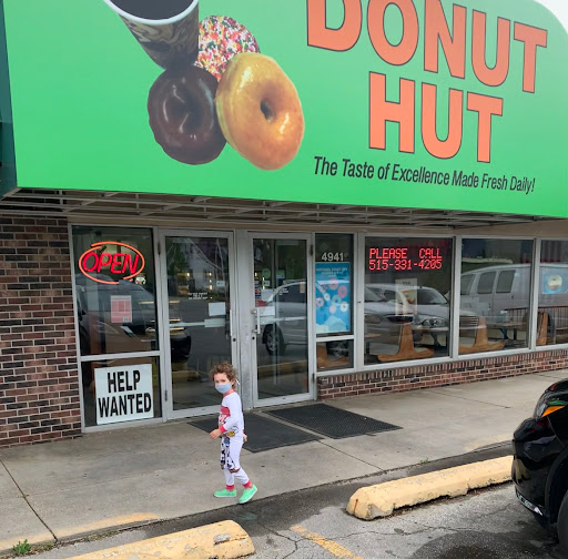 Donut Hut, 4941 Douglas Ave, Des Moines, IA 50310, USA, 