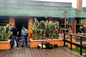Restaurante Coto de pesca Los Nogales, Yala image