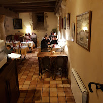 Atmosphère du Restaurant Le Petit Rolin à Autun - n°11