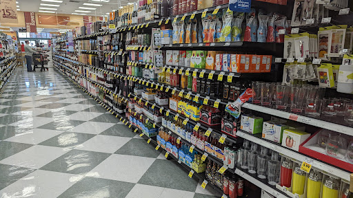 Grocery Store «Schnucks», reviews and photos, 2030 Dorsett Rd, Maryland Heights, MO 63043, USA