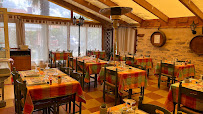 Atmosphère du Restaurant Le Viviera à Mareuil-sur-Lay-Dissais - n°1