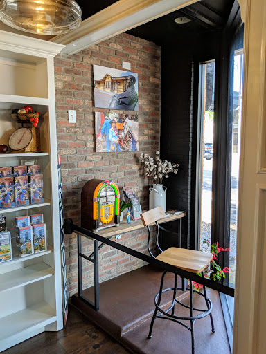 Jewelry Store «Trinity Fine Jewelry», reviews and photos, 215 W Main St, Tomball, TX 77375, USA