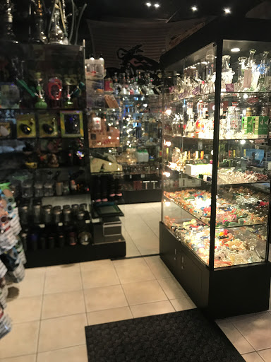 Tobacco Shop «Whole Leaf Tobacco», reviews and photos, 4945 N Milwaukee Ave, Chicago, IL 60630, USA