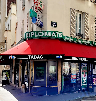 Le Diplomate à Paris