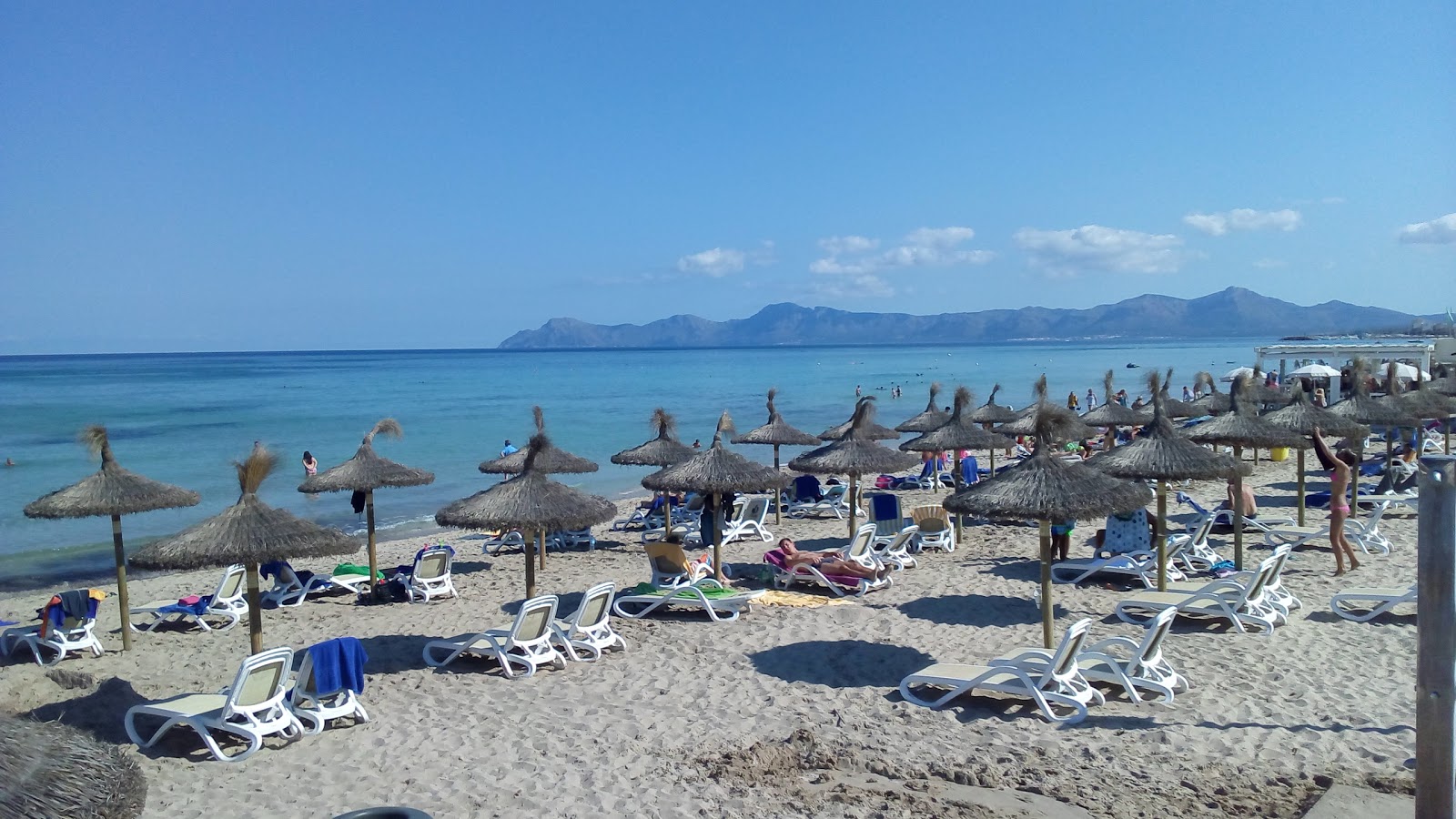 Foto av Muro Strand med turkos rent vatten yta