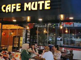 Cafe Mute